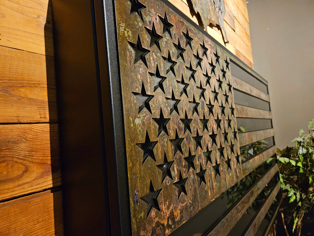 RUSTIC AMERICAN FLAG WALL SAFE – Freeman USA