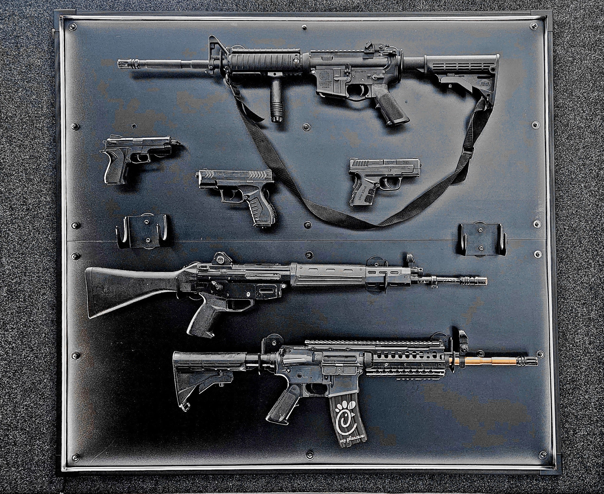 GUN WALL DISPLAY